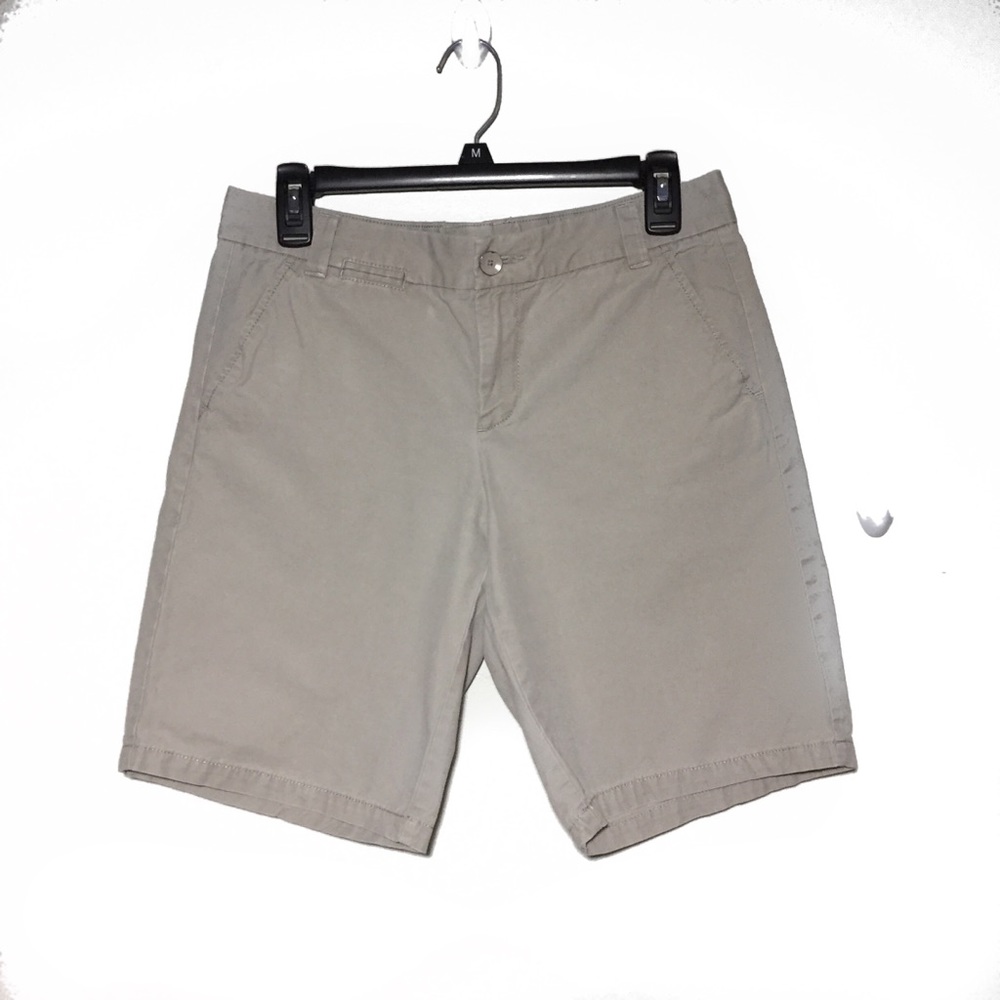 Khakis by Gap Boyfriend Roll-Up Bermuda Shorts 2 - Picture 3 of 5